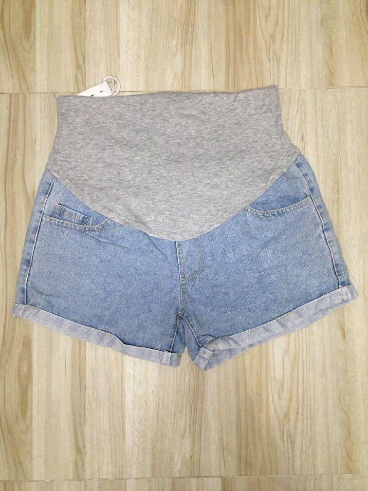 maternity denim shorts 32 inches hipline, Women's Fashion, Maternity wear on Carousell