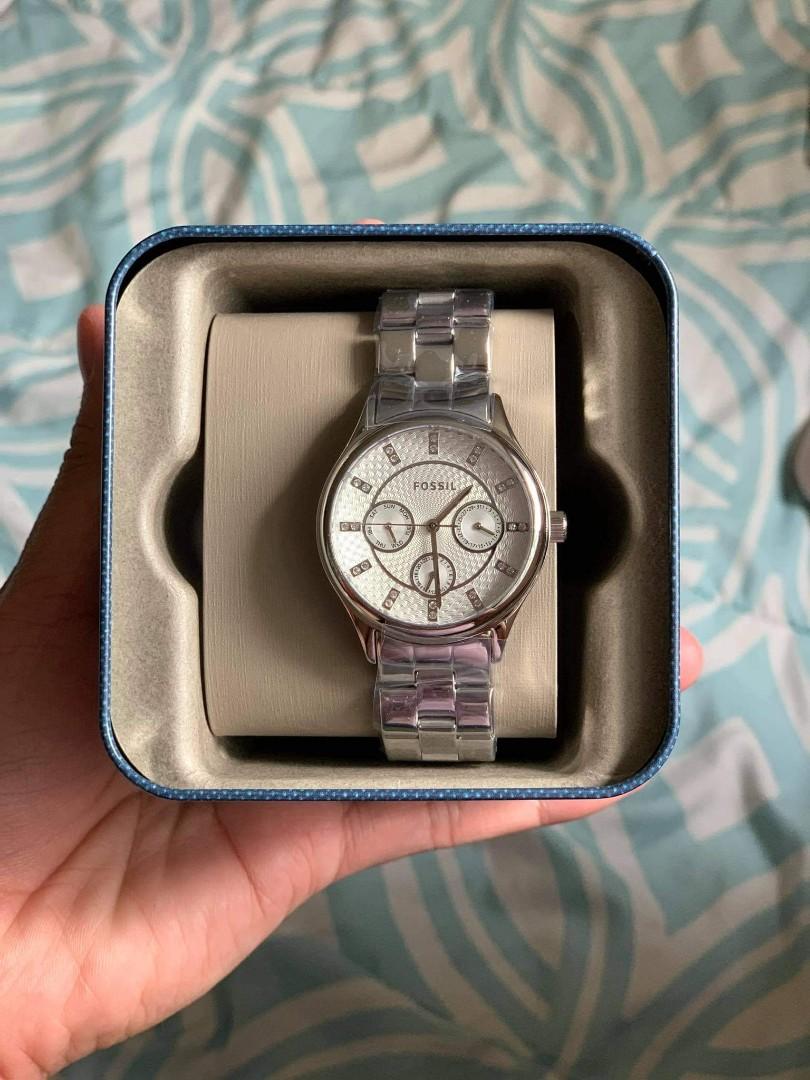 Modern sophisticate multifunction store stainless steel watch