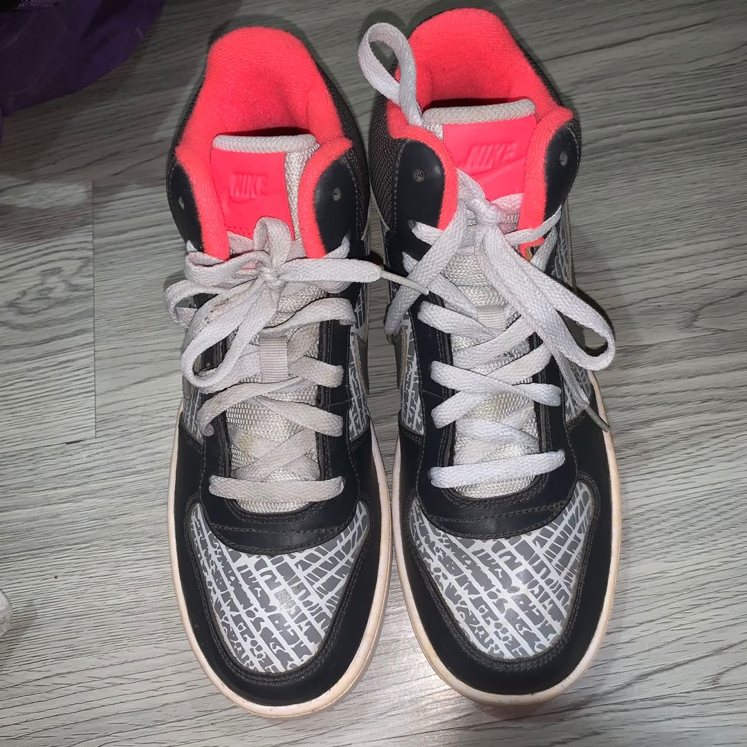 Nike court borough mid print gs top