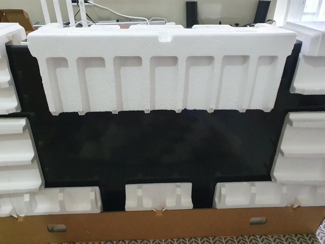 Sony X70D 4K 55" Android TV (screen horizontal flickering), TV & Home