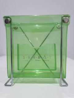 Tempat surat dan bolpen