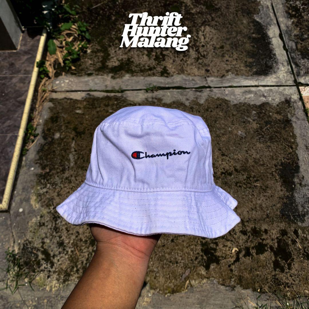 TOPI BUCKET HAT CHAMPION MINI SCRIPT 
