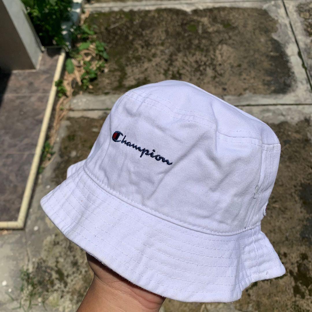 TOPI BUCKET HAT CHAMPION MINI SCRIPT 
