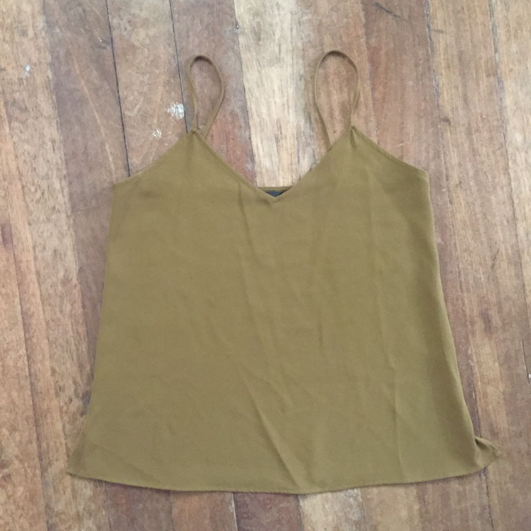Uniqlo Cami Top, Women's Fashion, Tops, Sleeveless on Carousell