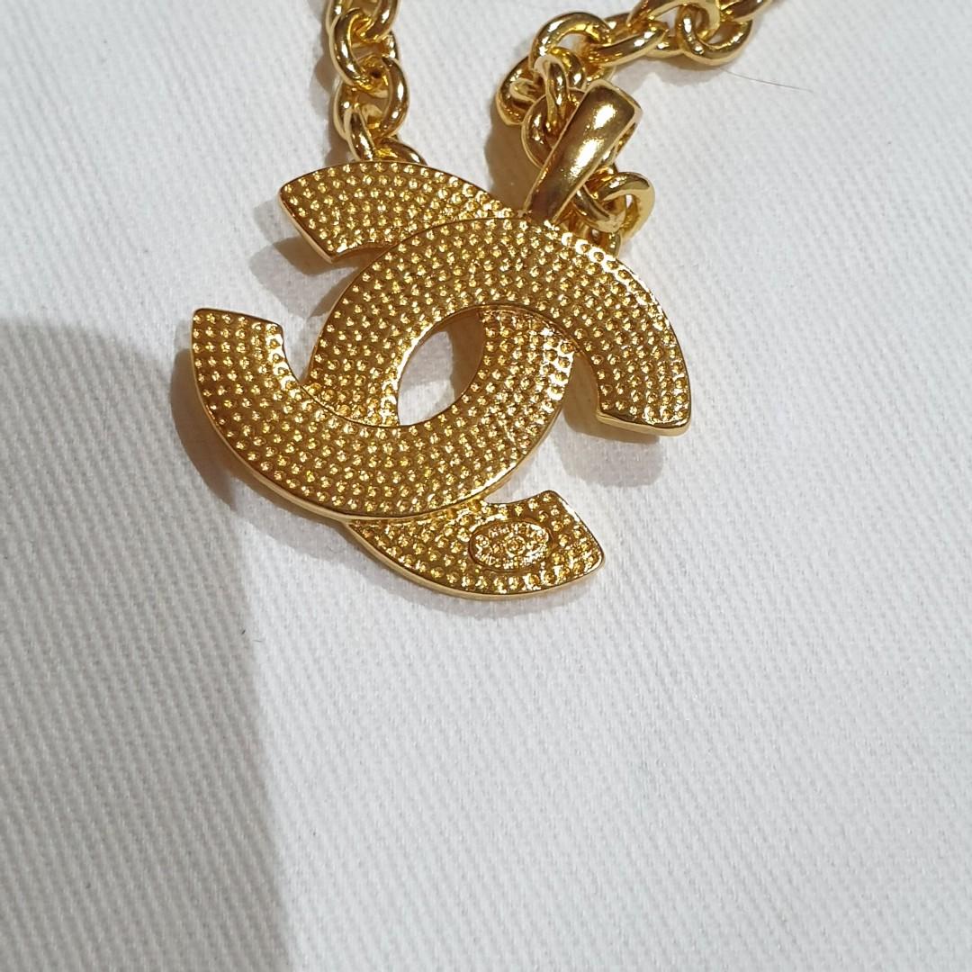 Vintage chanel necklace, Women's Fashion, Jewelry & Organisers, Necklaces  on Carousell