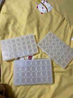 28 grid organiser box