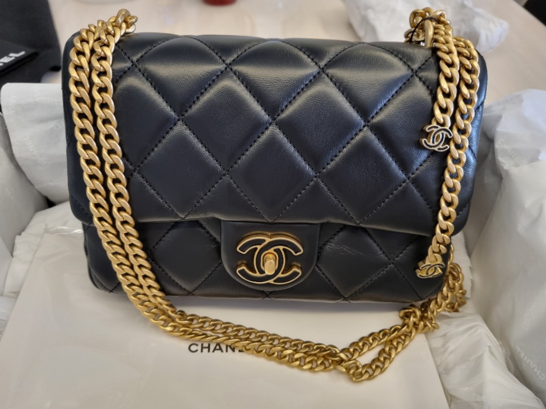 CHANEL Lambskin Enamel Quilted Mini Pending CC Square Flap Black 1319425