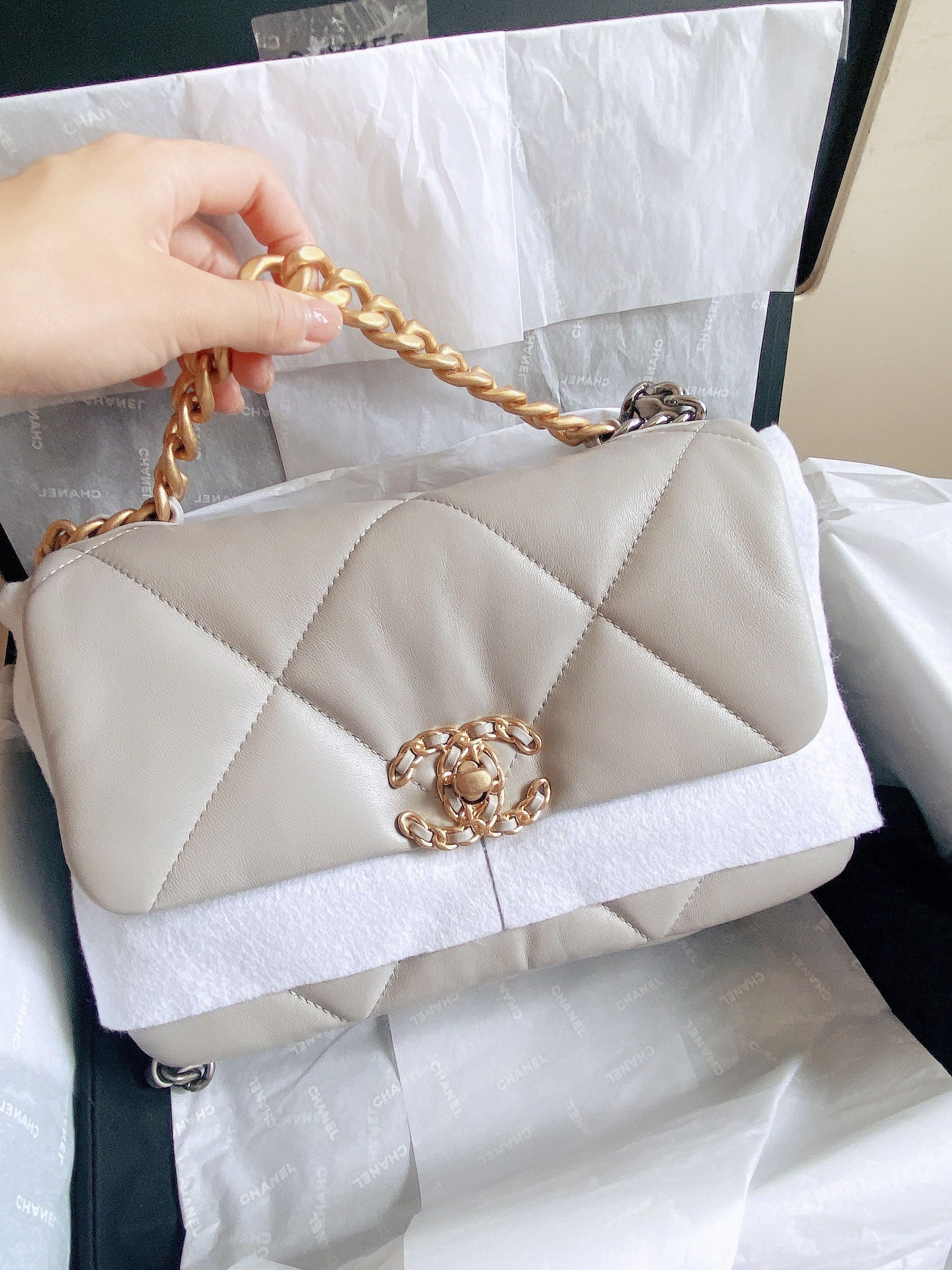 My Chanel 19 Handbag Review - SimplyChristianne