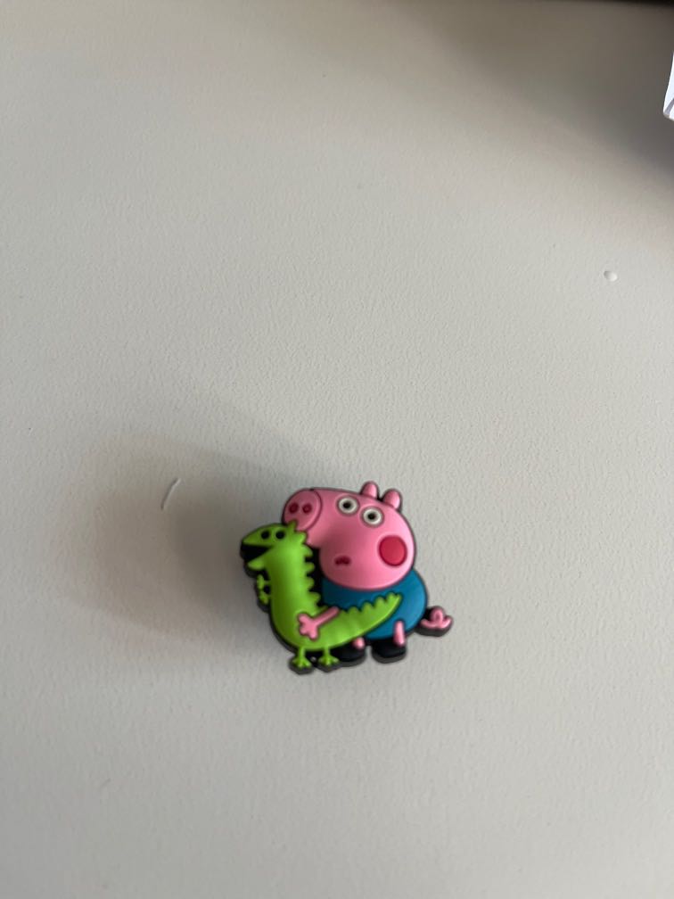 Crocs jibbitz (peppa pig), Women's Fashion, Footwear, Sandals on Carousell