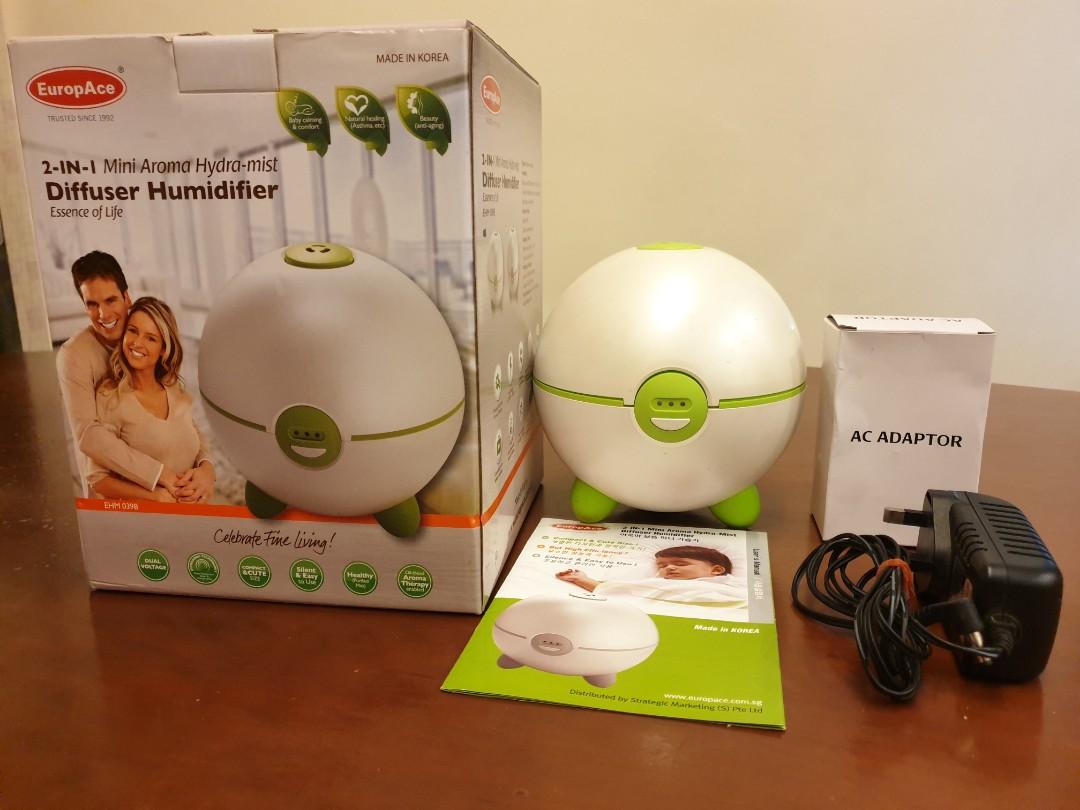 Diffuser Humidifier (Category: Air Purifiers & Dehumidifiers) located in Singapore. Submitted by tomcycles (Listing ID 1147956398, Image 2). Description: EuropAce 2-In-1 Mini Aroma Hydra-mist Diffuser Humidifier Made in Korea comes with original box. well kept & rarely used.