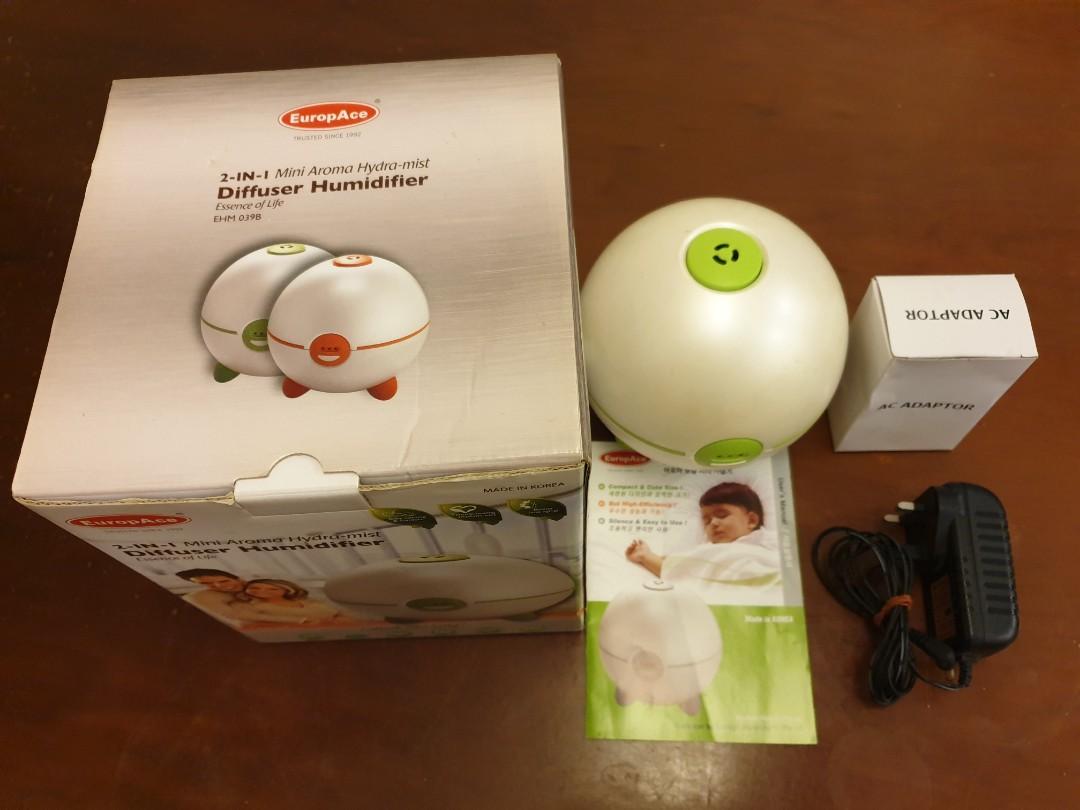 Diffuser Humidifier (Category: Air Purifiers & Dehumidifiers) located in Singapore. Submitted by tomcycles (Listing ID 1147956398, Image 3). Description: EuropAce 2-In-1 Mini Aroma Hydra-mist Diffuser Humidifier Made in Korea comes with original box. well kept & rarely used.