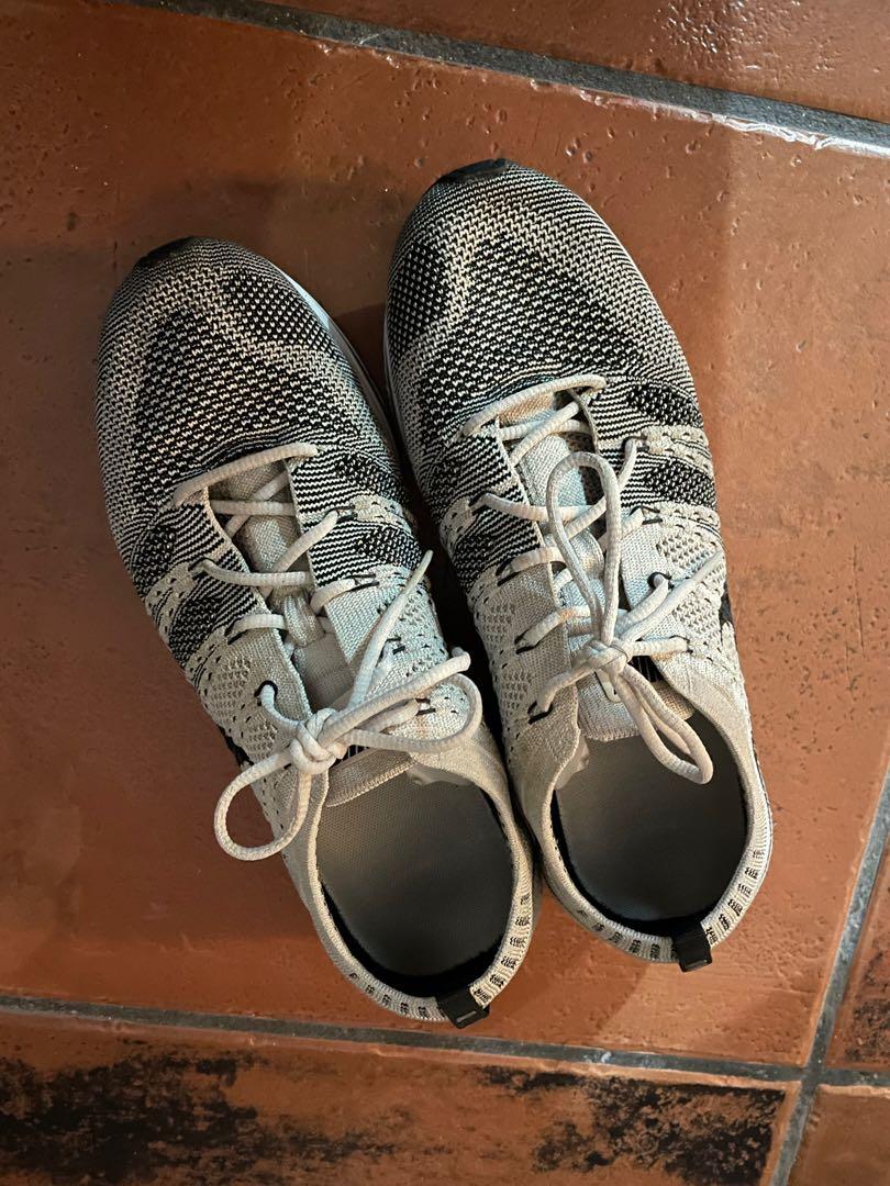 flyknit trainer pale grey