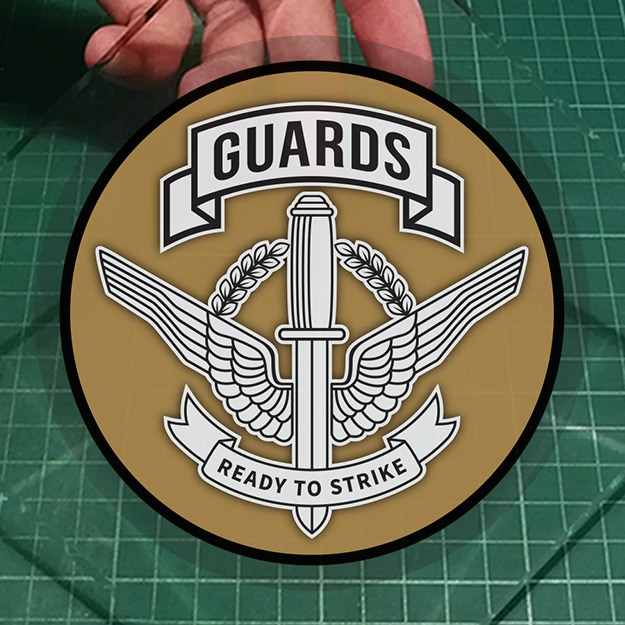 GUARDS / Ready to Strike . Static Cling Car Decals . 11cm diameter ...