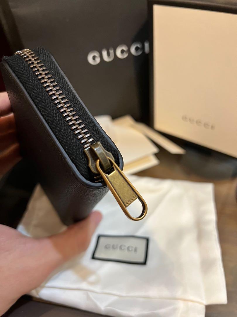 Gucci compact wallet purse (Category: Luxury Bags & Wallets) located in Cavite. Submitted by rraaa32 (Listing ID 1147973456, Image 3). Description: Bnew complete Gucci compact wallet Gucci small wallet Gucci coin purse Gucci card holder.