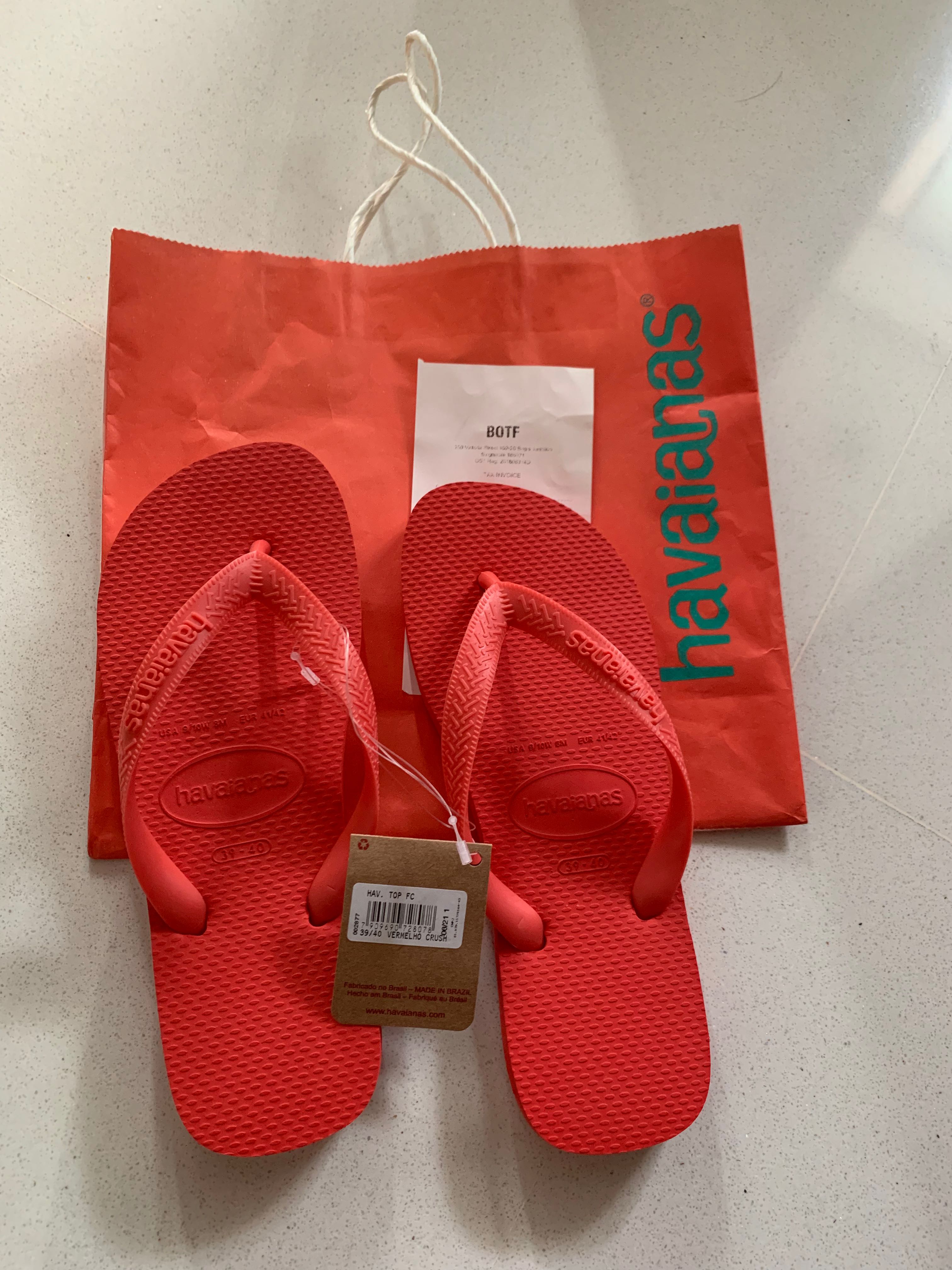 Red havaianas flip flops top