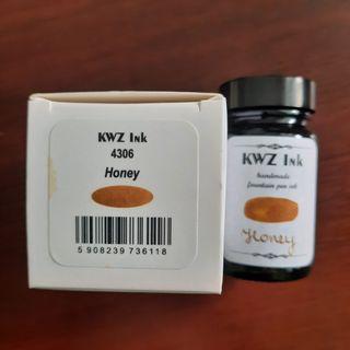 KWZ Honey fountain pen ink