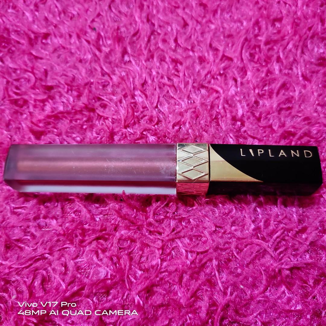 Lipland liquid lipstick wicked (Category: Makeup) located in Antipolo. Submitted by micheicheim (Listing ID 1147911177, Image 1). Description: LIPLAND LIQUID LIPSTICK WICKED USED ONCE & SWATCHED FOR POSTING.