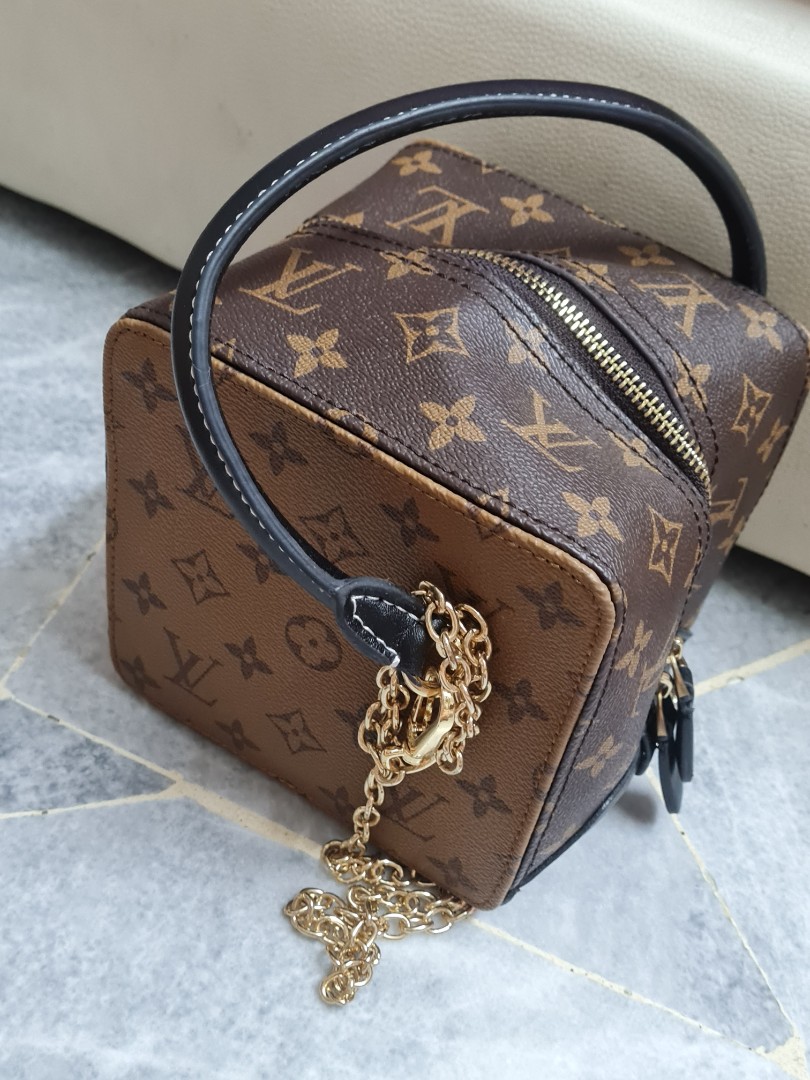 Louis Vuitton Square Bag, Women's Fashion, Bags & Wallets, Purses