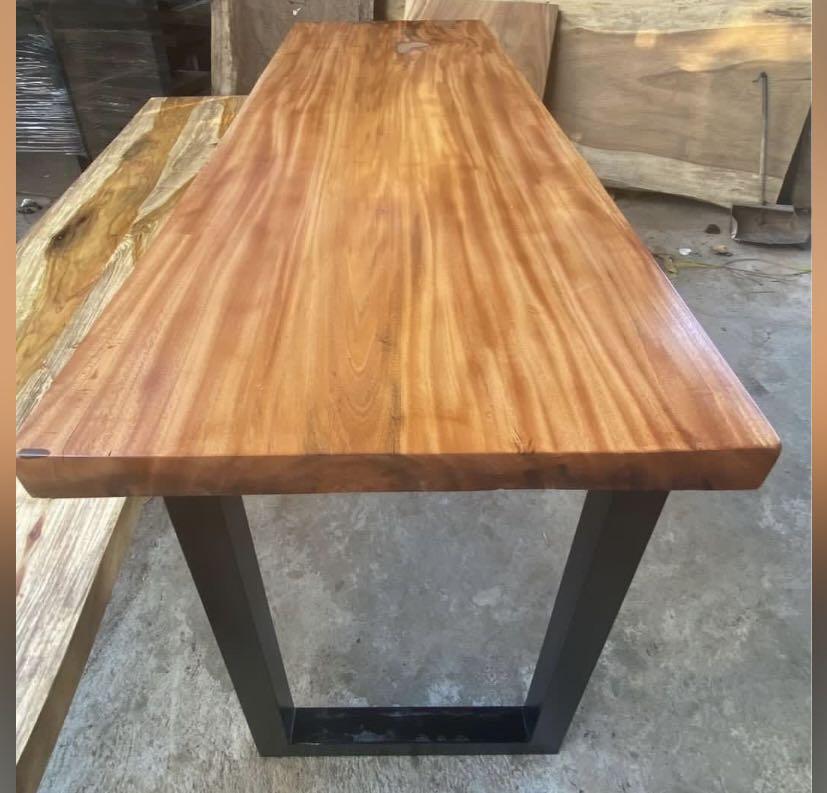 Mahogany Computer Table/Office Table (Category: Tables & Sets) located in Manila. Submitted by agnesdingescandor (Listing ID 1147977219, Image 1). Description: Computer Table/Office Table Mahogany Solid Wood Whole, no joint L: 62inch W:21 inch H: 30inch Available,on hand,ready for pick up or deliver as of March 9, 2022 Delivery rate via transportify .
