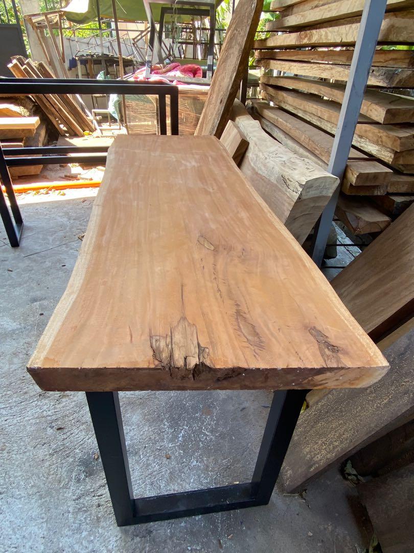 Mahogany Office Table /Computer Table (Category: Tables & Sets) located in Manila. Submitted by agnesdingescandor (Listing ID 1147973739, Image 2). Description: Office Table/Computer Table Mahogany Solid Wood (whole) LxWxH 5ftx21inchx30inch Availble, onhand l, ready for deliver or pick up deliver rate via trasnportify .