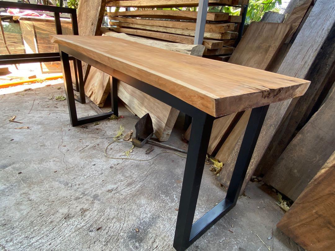 Mahogany Office Table /Computer Table (Category: Tables & Sets) located in Manila. Submitted by agnesdingescandor (Listing ID 1147973739, Image 3). Description: Office Table/Computer Table Mahogany Solid Wood (whole) LxWxH 5ftx21inchx30inch Availble, onhand l, ready for deliver or pick up deliver rate via trasnportify .