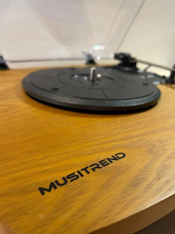 MusiTrend Classic Turntable Vinyl LP 3-Speed Record Player with Built-in Stereo 