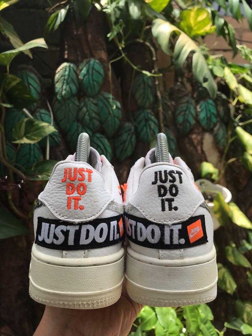 Nike Air Force 1 Just Do It, Fesyen Pria, Sepatu , Sneakers di Carousell