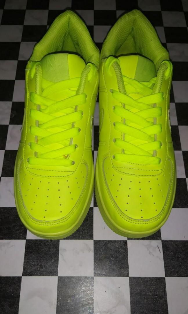 womens neon green nike air max
