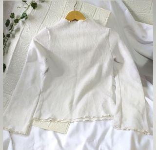 Turtleneck kriwil Putih