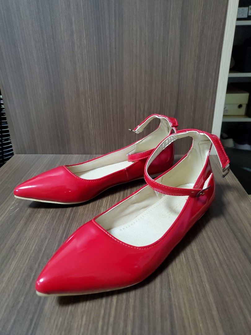 Red pointed ballet 2025 flats