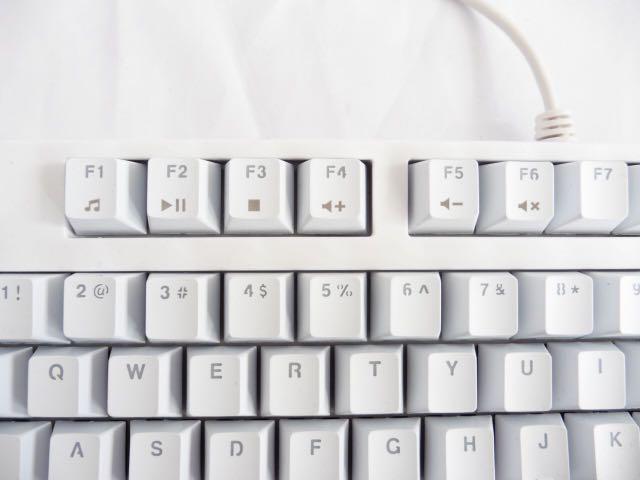 Royal Kludge RK987 Keyboard (Category: Computer Keyboard) located in Pasig City. Submitted by cyeli (Listing ID 1147925188, Image 2). Description: - Php 2,000 if with PBT macaron keycaps (XDA) and original keycaps - Php 1,600 if only with original keycaps - price negotiable - comes with box - white backlight - red switches - wired - bought in December 2021 - non hot swappable switches -compatible with Windows XP, MacOS.
