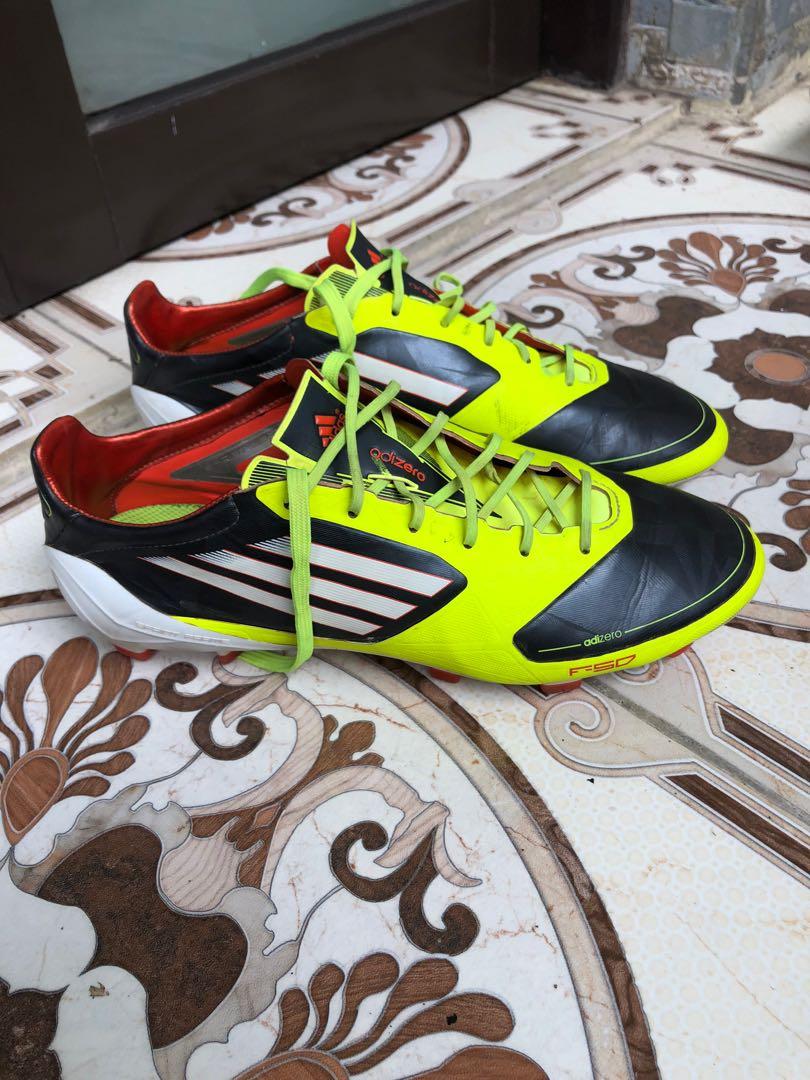 Sepatu Bola Adidas F50 Adizero Top Grade Olah Raga Perlengkapan
