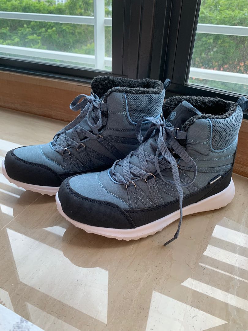 lightweight winter sneakers