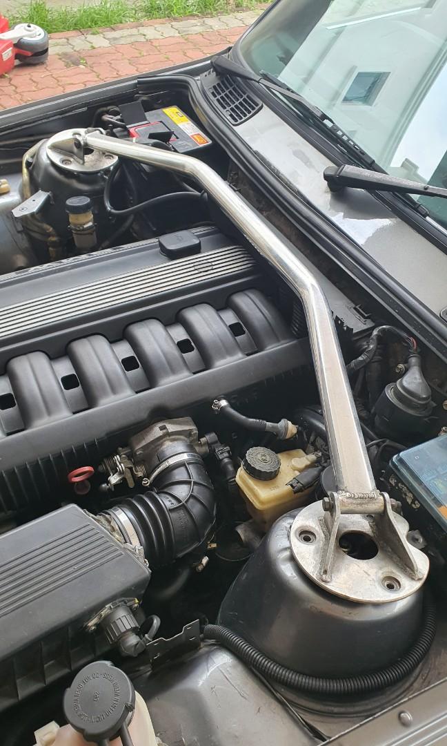 Bmw e30 2025 strut bar