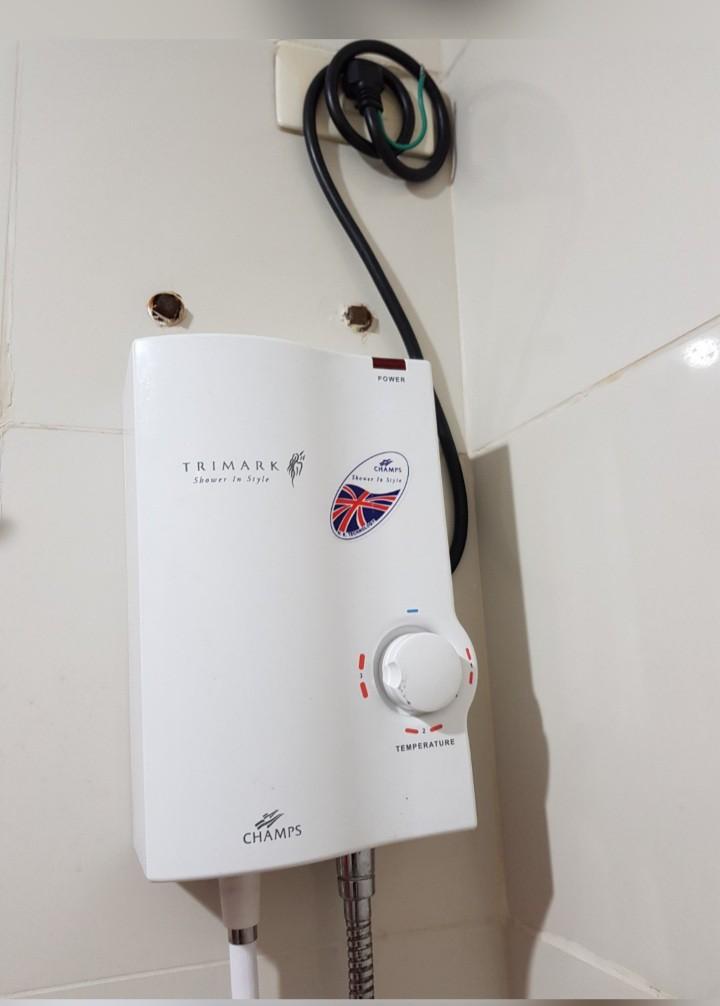 TRIMARK CHAMPS WATER HEATER, Furniture & Home Living, Bathroom