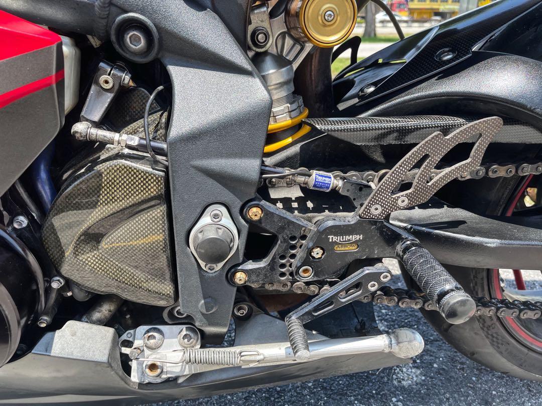 Triumph Daytona 675R Akrapovic Quickshifter Brembo (DP300) . zx6 r6