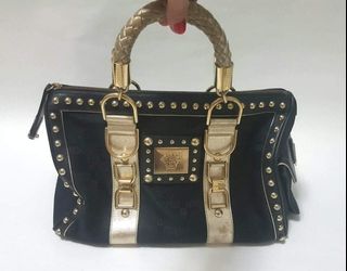 (Category: ) located in . Submitted by redgiftshop (Listing ID 1147958241, Image 1). Description: .