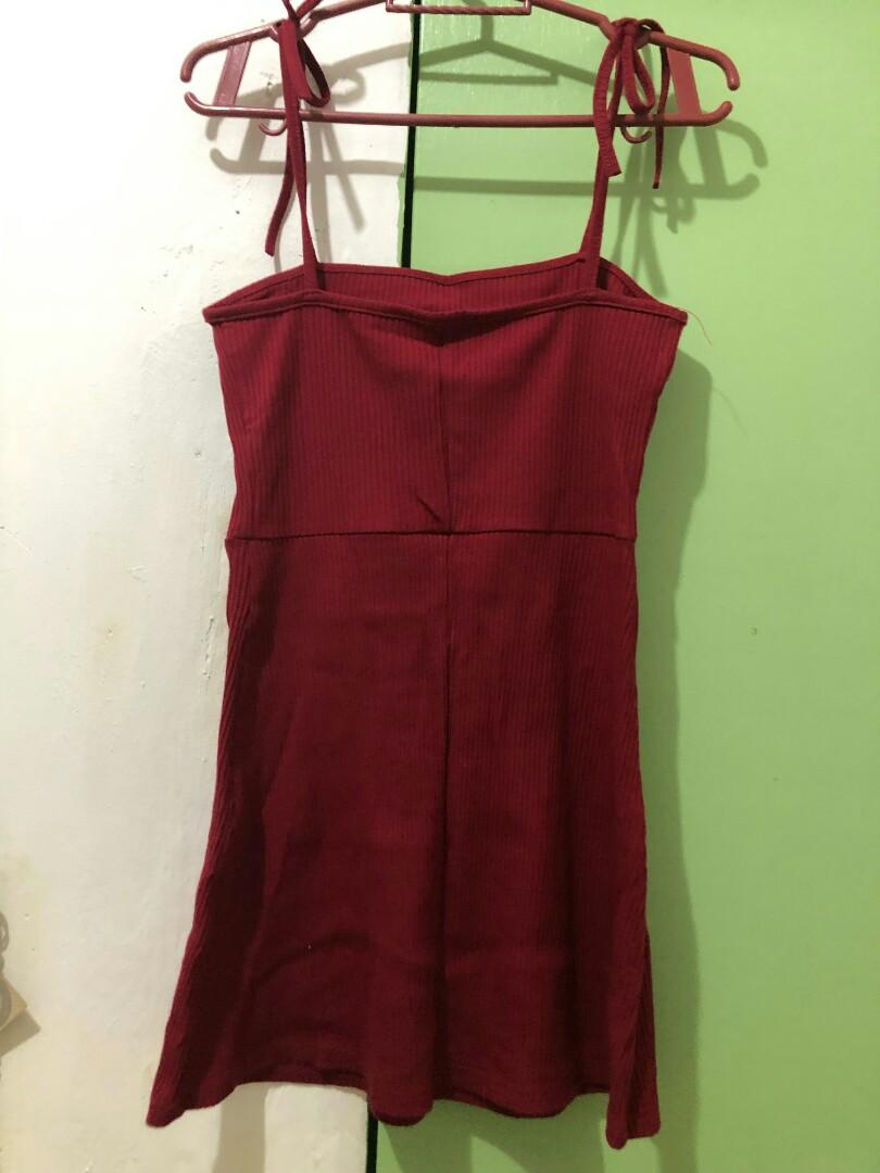ZAFUL KNITTED RIBBED DRESS (Category: Dresses) located in Las Pinas. Submitted by apparel360degree (Listing ID 1147966267, Image 2). Description: I bought it before $19.99 plus shipping (Php 1042 + shipping fee) Never been use it was too short for me cause I'm tall. Super pretty lalo na yung color nakakaputi ✨.