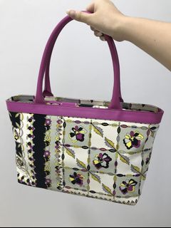 (Category: ) located in . Submitted by happyshopper777 (Listing ID 1152519771, Image 1). Description: .