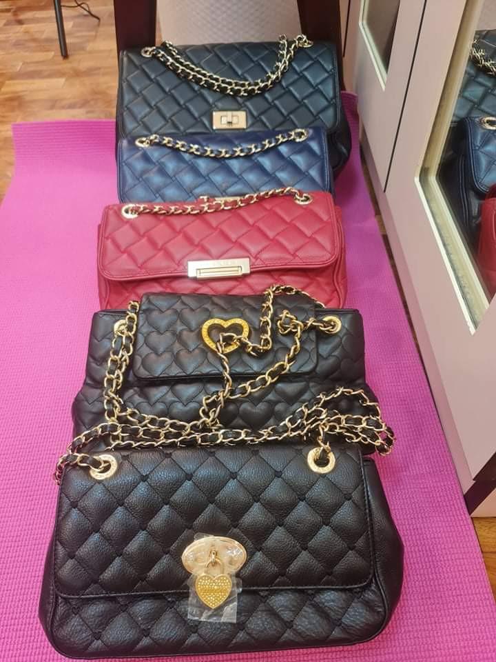 All Original💯 Sisley&lovecat Bag (Category: Luxury Bags & Wallets) located in Las Pinas. Submitted by ipsfontillas (Listing ID 1152395190, Image 1). Description: for bundle resellers price all original.