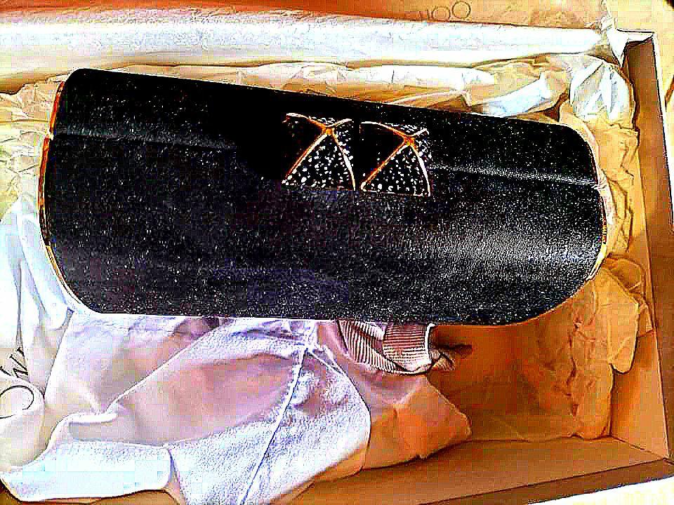 AUTHENTIC BN Jimmy Choo Clutch bag (Category: Luxury Bags & Wallets) located in Marikina City. Submitted by violetkai (Listing ID 1152504041, Image 1). Description: BN w/ Box & Dustbag UNUSED from Malaysia! Can negotiate for Fast Deal!!! NO to Low Ballers!!.