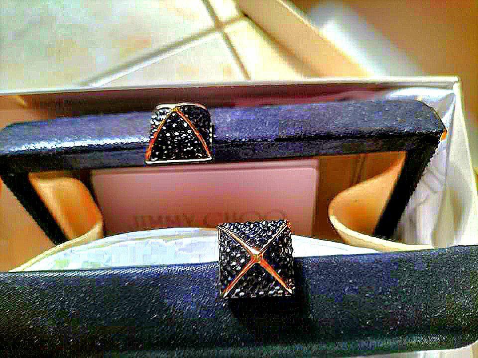 AUTHENTIC BN Jimmy Choo Clutch bag (Category: Luxury Bags & Wallets) located in Marikina City. Submitted by violetkai (Listing ID 1152504041, Image 2). Description: BN w/ Box & Dustbag UNUSED from Malaysia! Can negotiate for Fast Deal!!! NO to Low Ballers!!.