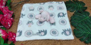 BLANKETS AND BEYOND BABY TOWEL