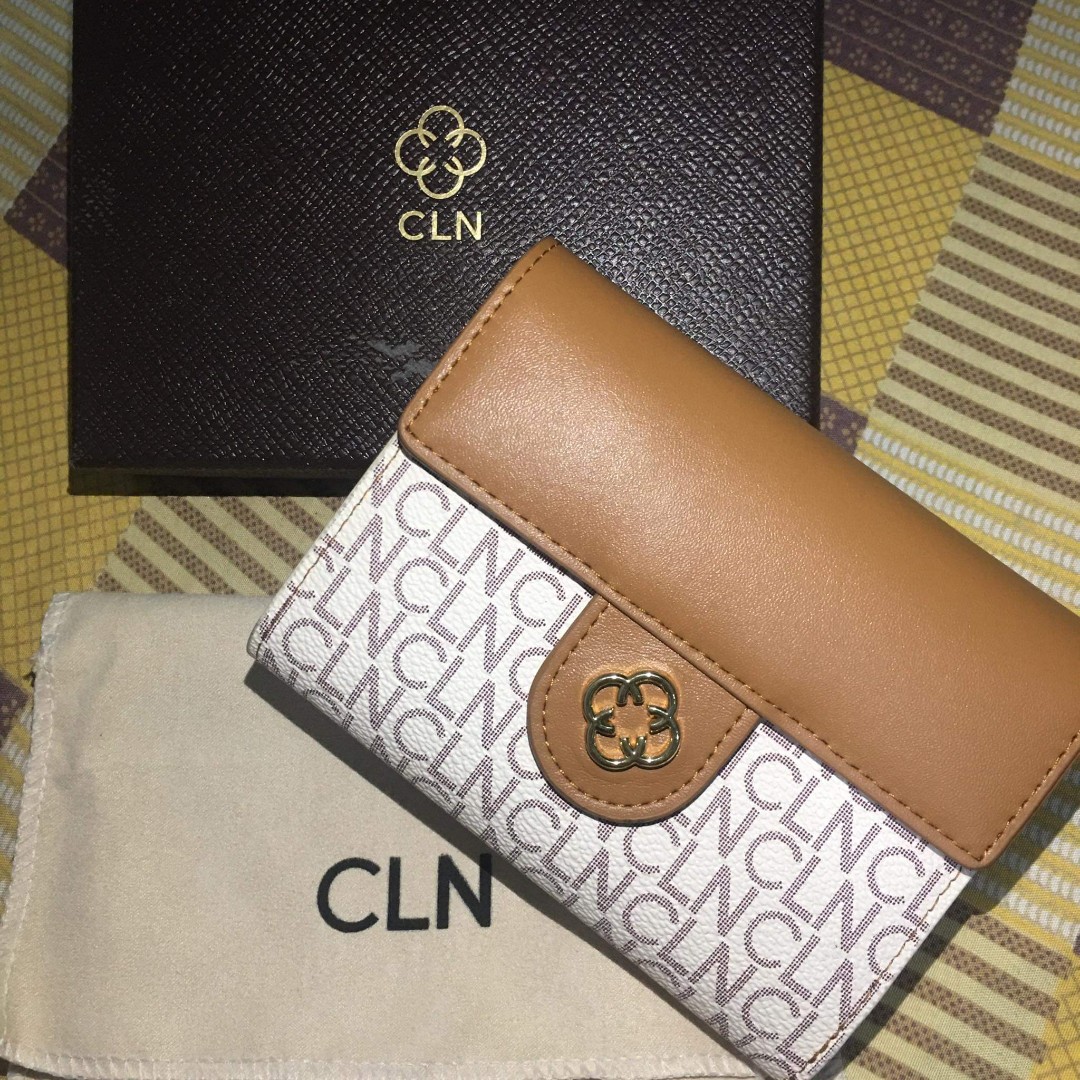 CLN, Bags, Nwot Cln Wristlet With Gold Hardware And Clip To Hook Onto  Purse Or Belt Loop