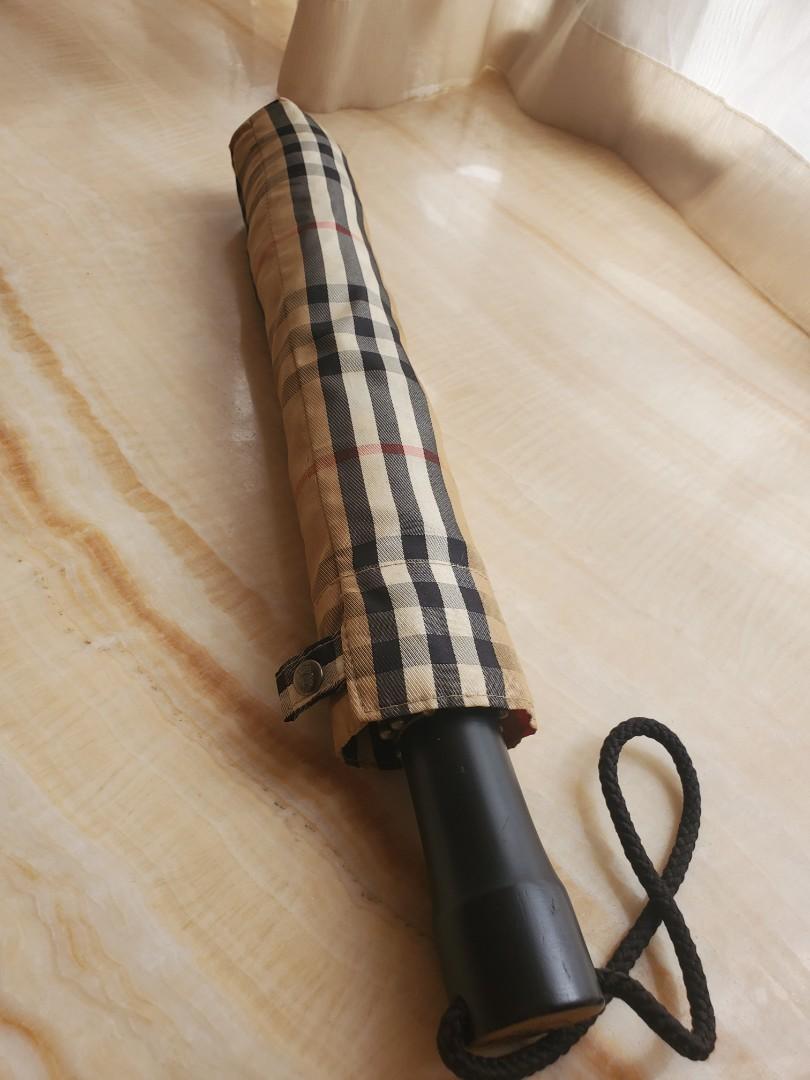 Burberry umbrella 雨傘, 名牌, 飾物及配件- Carousell