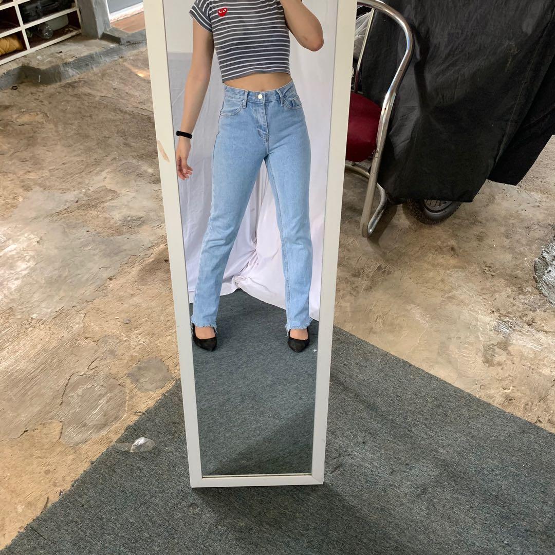 Celana Jeans Highwaist Unfinished Cut 
