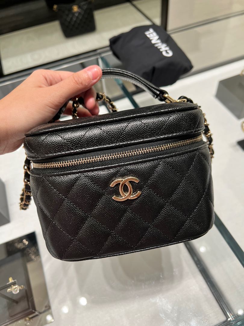 Chanel 22S Small Vanity Case Brand New, Women's Fashion, Bags & Wallets,  Cross-body Bags on Carousell