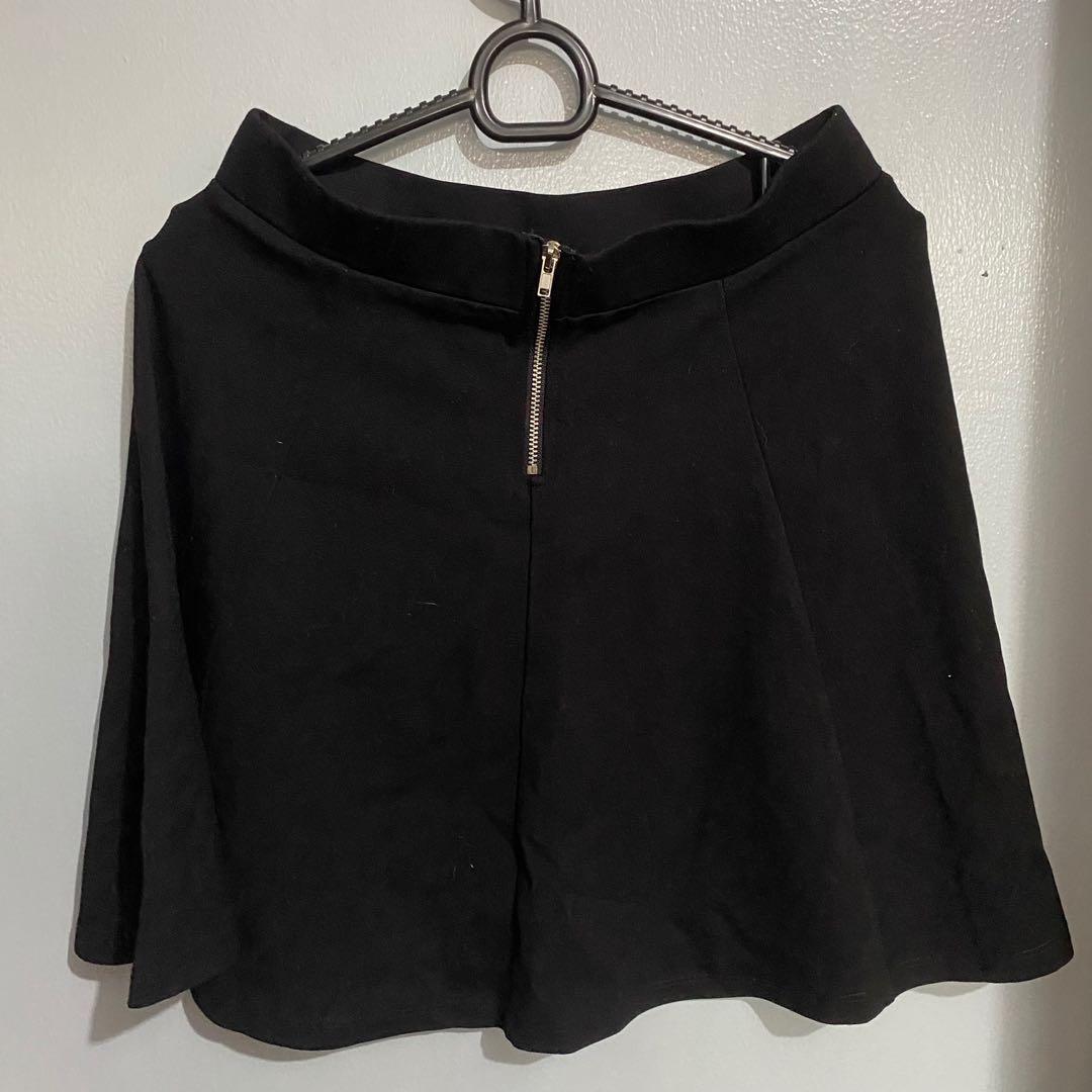 Divided Tennis Skirt (Category: Skirts) located in Antipolo. Submitted by mac189 (Listing ID 1152465289, Image 2). Description: Size Small.