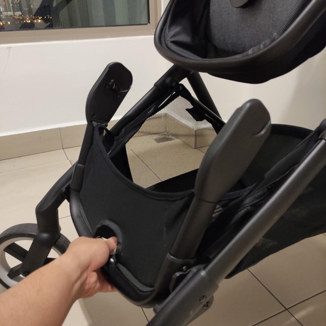 Evenflo Gold Pivot Xpand Moonstone with Extra Toddler Seat Tandem