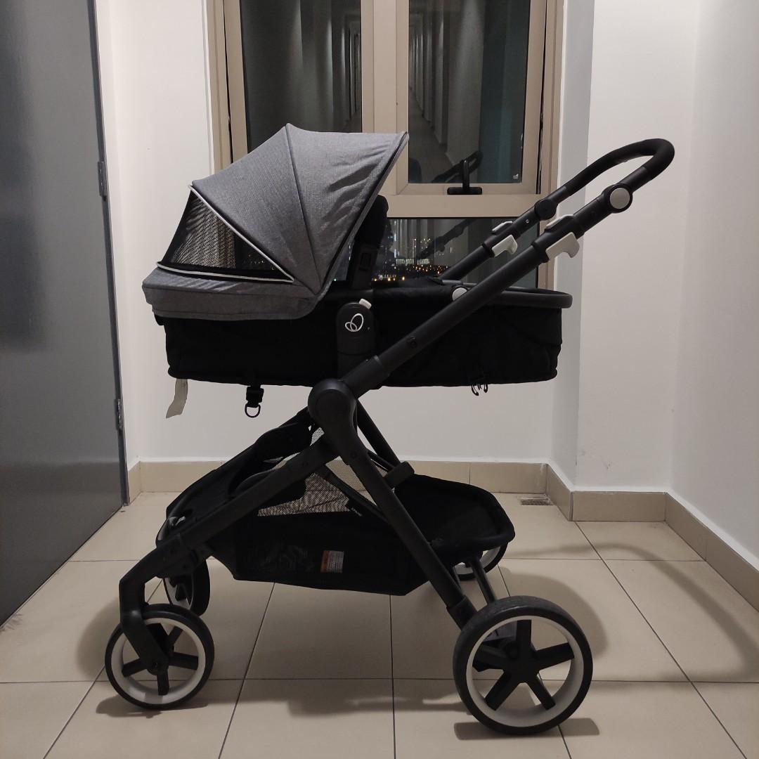 Evenflo Gold Pivot Xpand Moonstone with Extra Toddler Seat Tandem